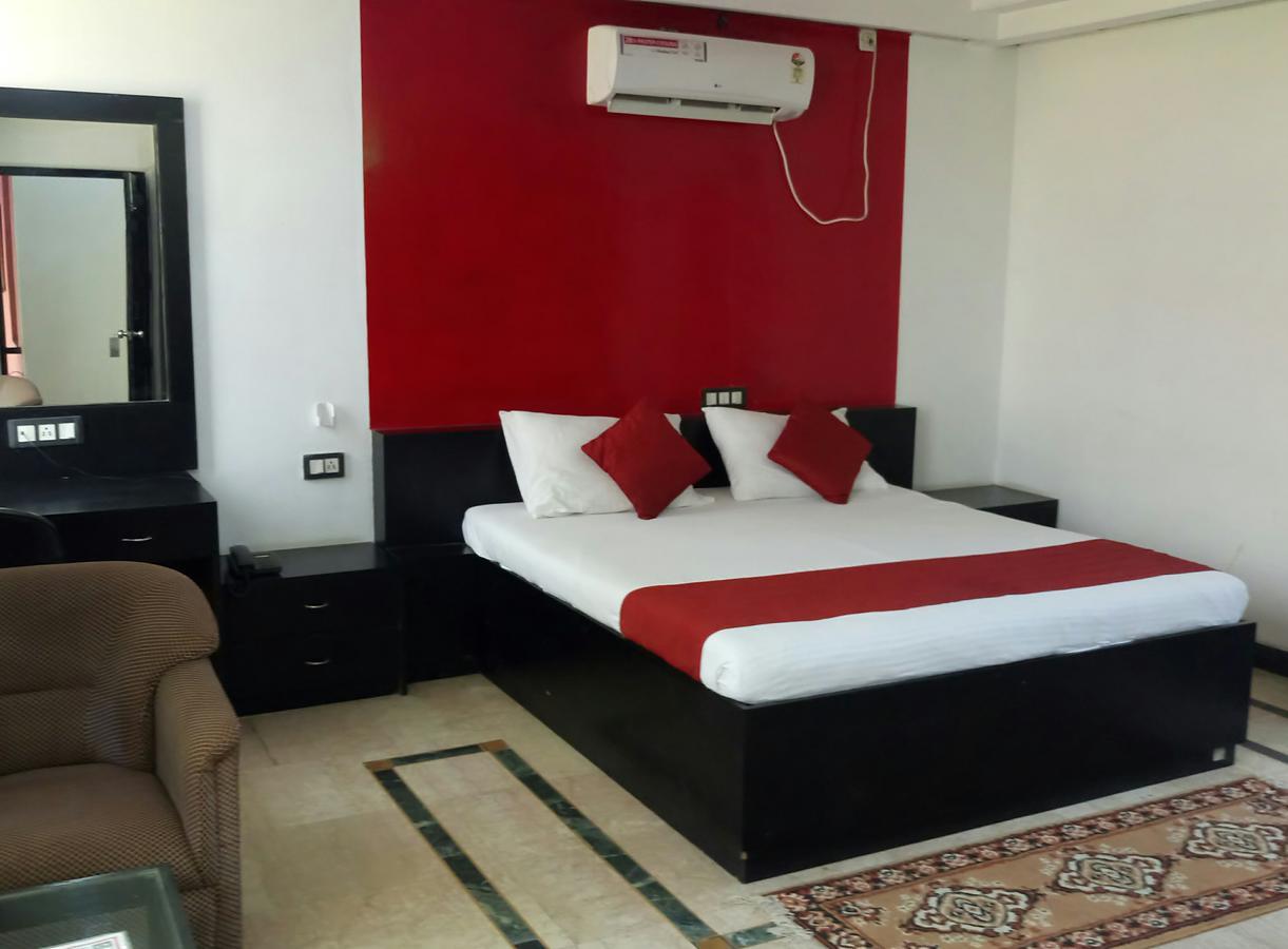 Sanjay Motels I Pvt Ltd Pura Raghunāth Exteriör bild